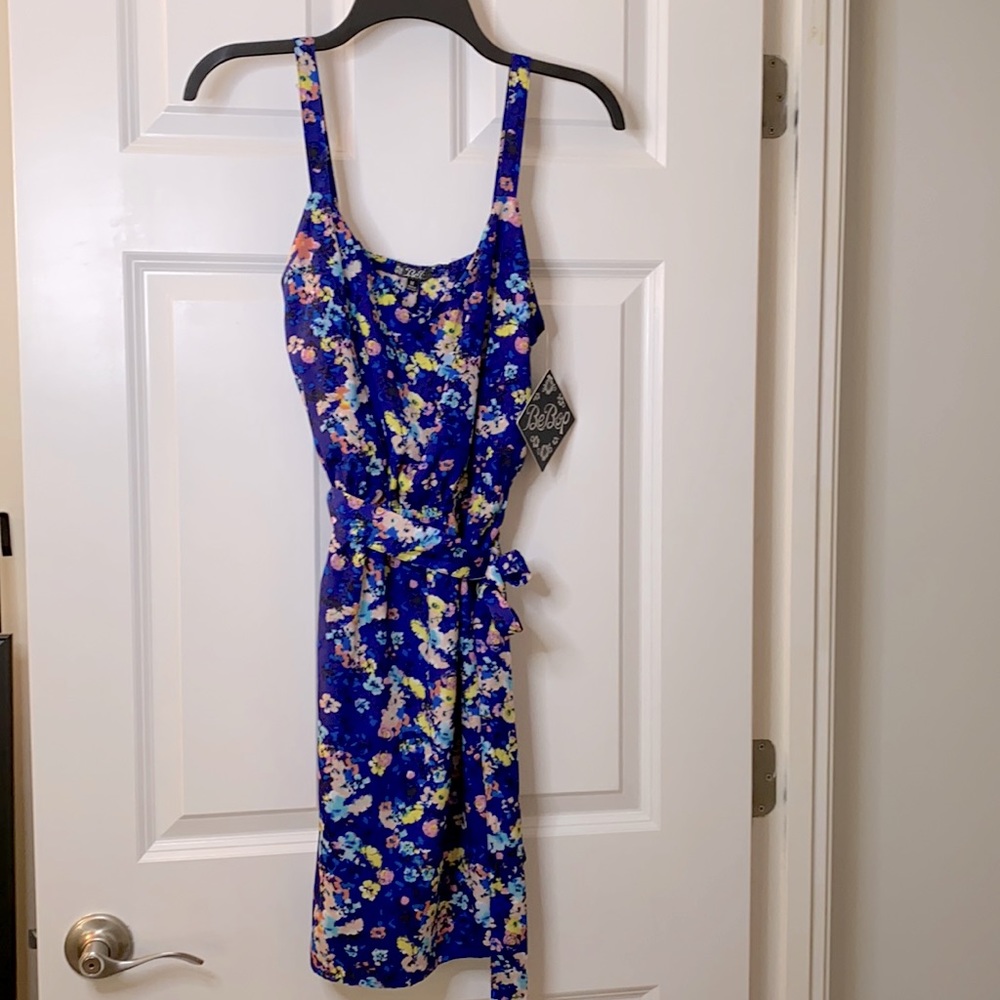 Women’s blue floral print dress